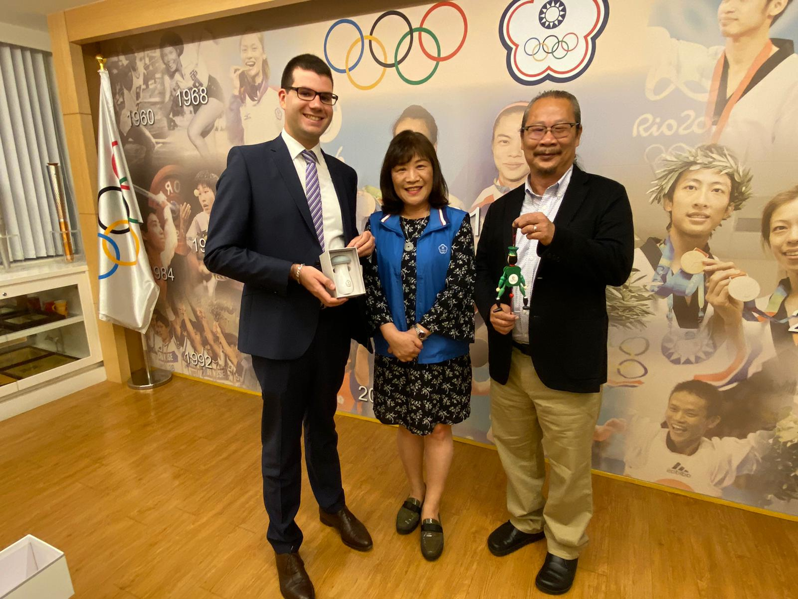 TAFISA’s Junior Director meeting with Chinese Taipei Olympic Committee’s Secretary General Frances Yuh-Fang Wang Lee and Advisor Hank Jwo.