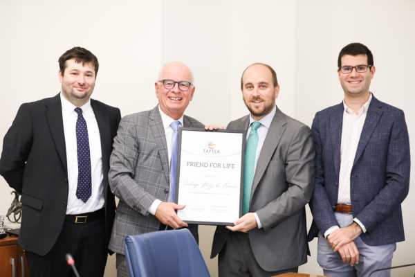 TAFISA Friend for Life Award Presented to Santiago Pérez de Camino