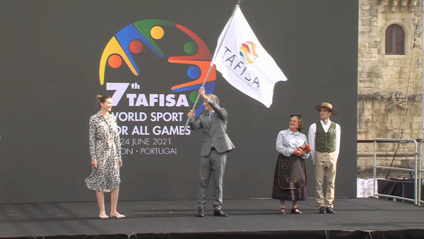 Portugal passed the flag to Russia